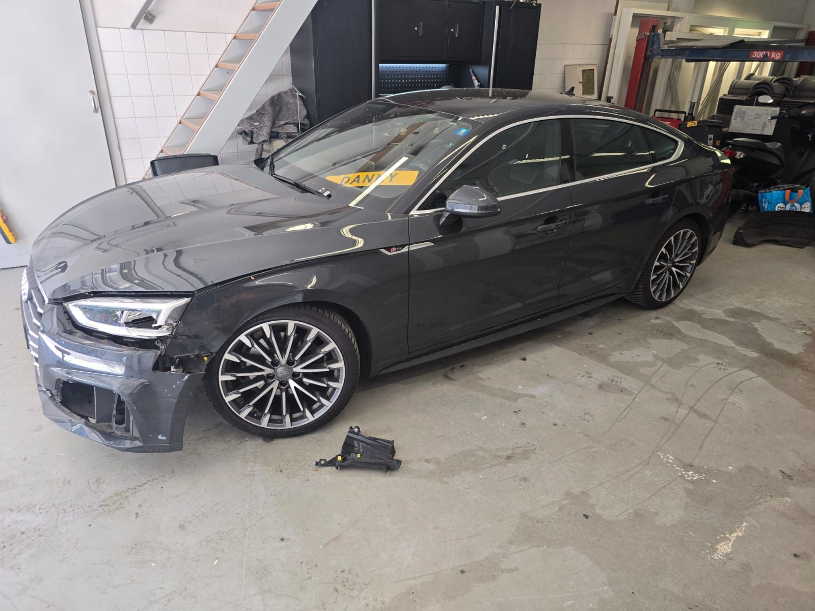 Audi A5 tijdens schadeherstel